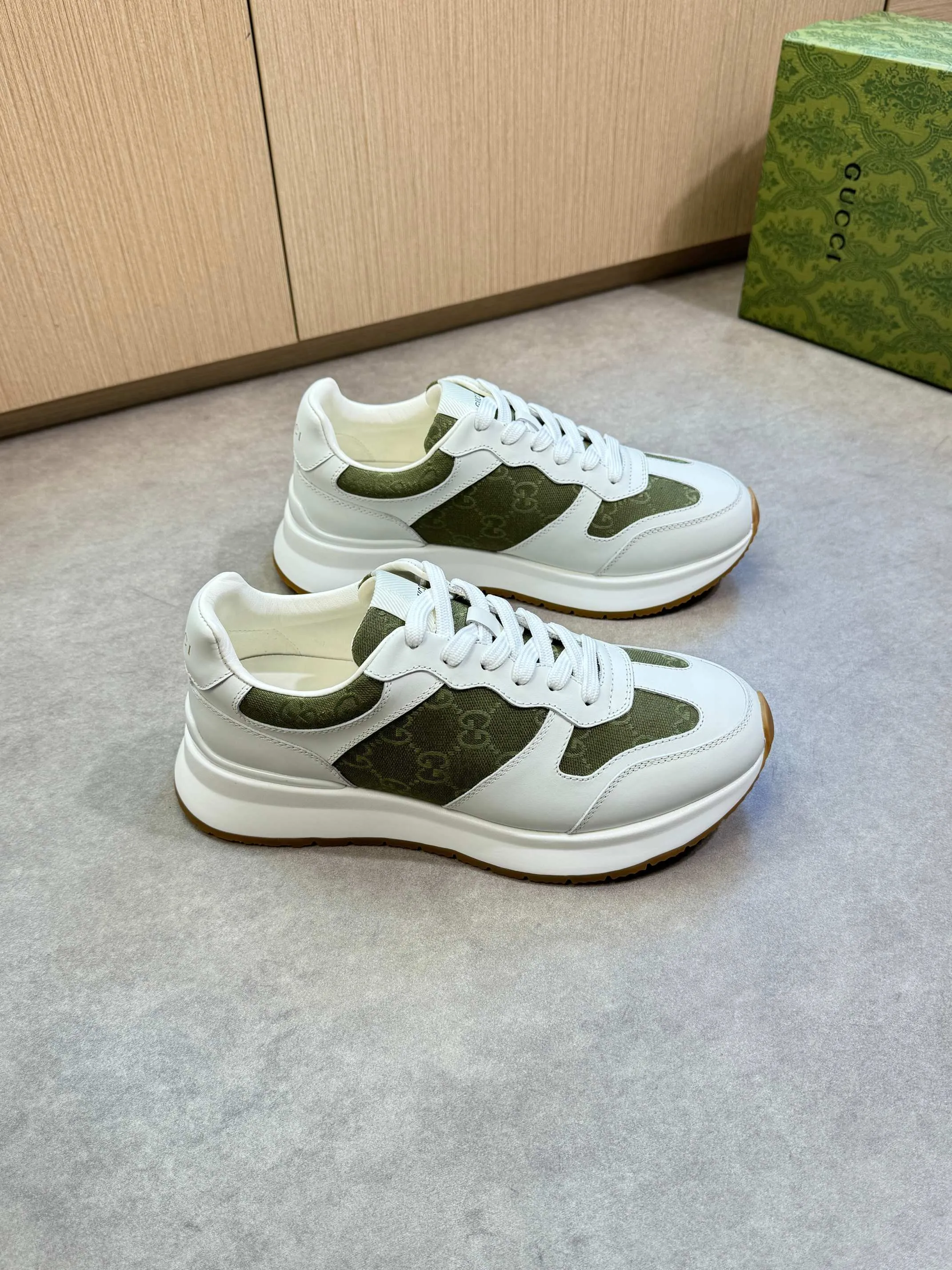 Men's shoes 💰800 [Gucci] Gucci - High-end quality original single casual sports shoes - Upper: 🔝 Nappa calfskin, brand totem cloth, tongue cloth label, heel silk screen brand LOGO - Lining: water-dyed cowhide - Outsole: ultra-light T men's shoes 💰U·Rubber; two-color molded outsole -Super high quality control·Fine workmanship: highlighted (high-end·luxury·grade) -Size :38-44 (45, can be customized)·GC0372